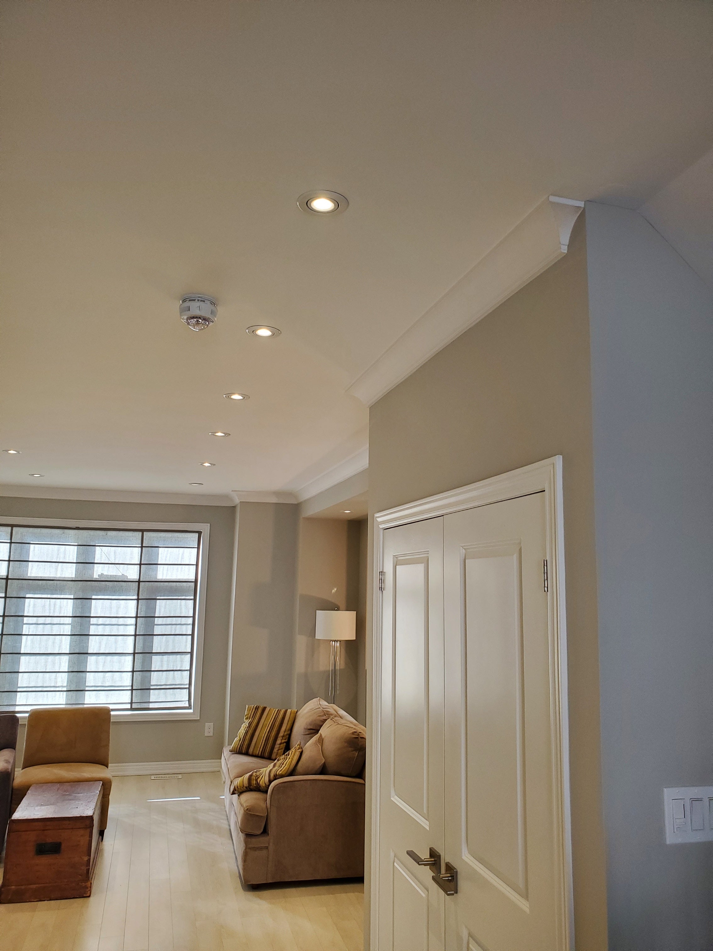 7 Benefits Of Crown Moulding